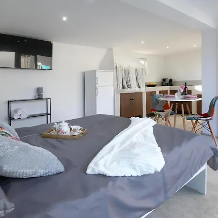 Awesome Apartment In Galizana With Wifi Apartman