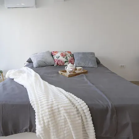 Awesome Apartment In Galizana With Wifi Galižana