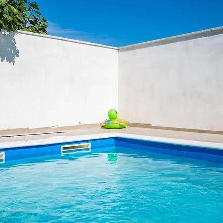 Awesome Apartment In Galizana With Wifi *