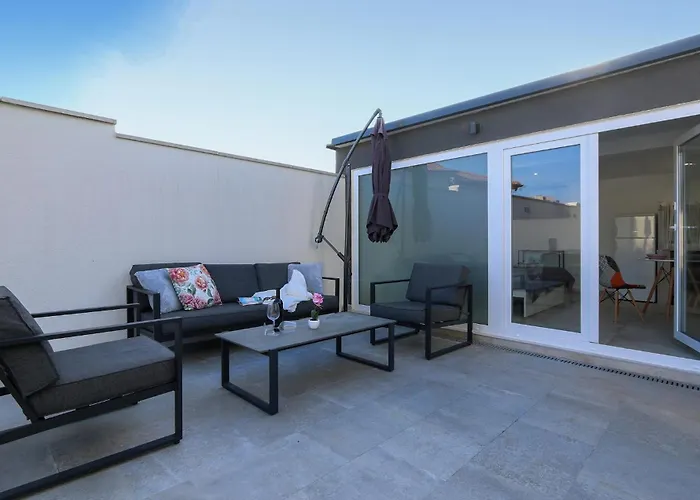 Apartamento Stunning In With Swimming Pool