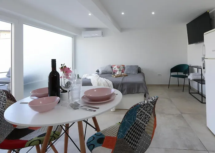 Apartamento Stunning In With Swimming Pool *