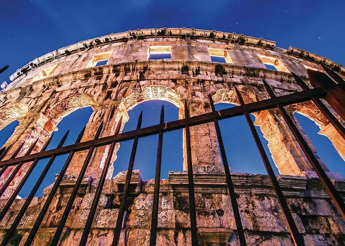 Stunning In With Swimming Pool Apartman Galizana