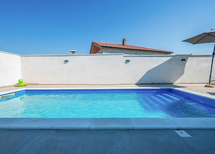 Apartamento Stunning In With Swimming Pool *